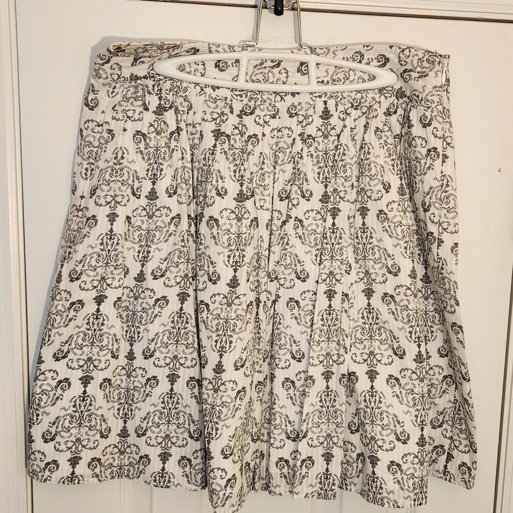 LOFT Pleated Skater Skirt 100% Cotton  Size 10P